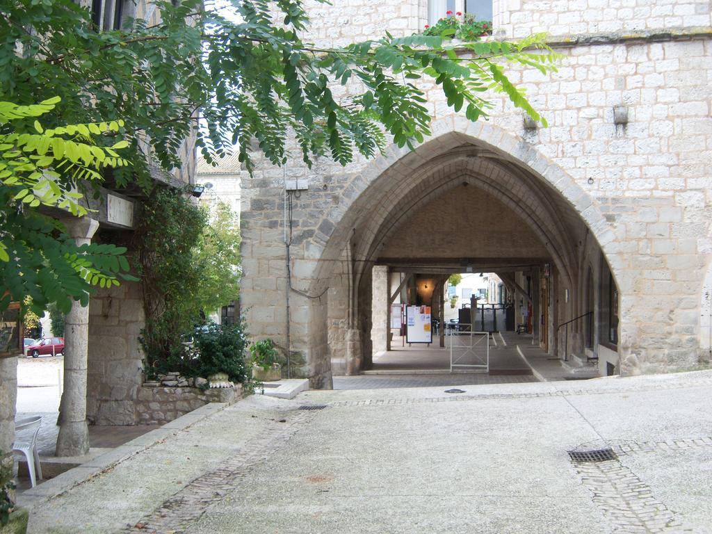 Petit Gite Des Augustins Monflanquin Exterior foto